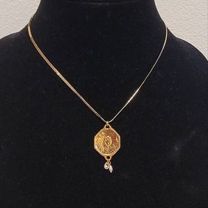 Lili Claspe Gold Necklace New